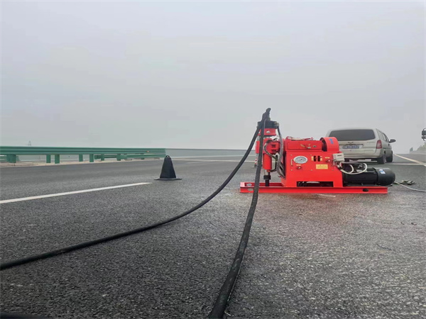 云溪马路路基路面开裂下沉注浆加固灌浆