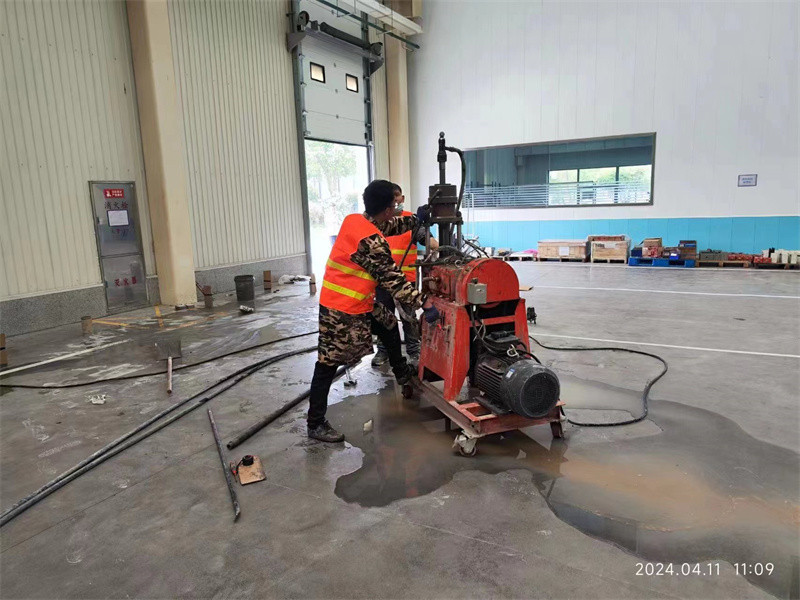 云溪厂房地面下沉塌陷注浆加固施工